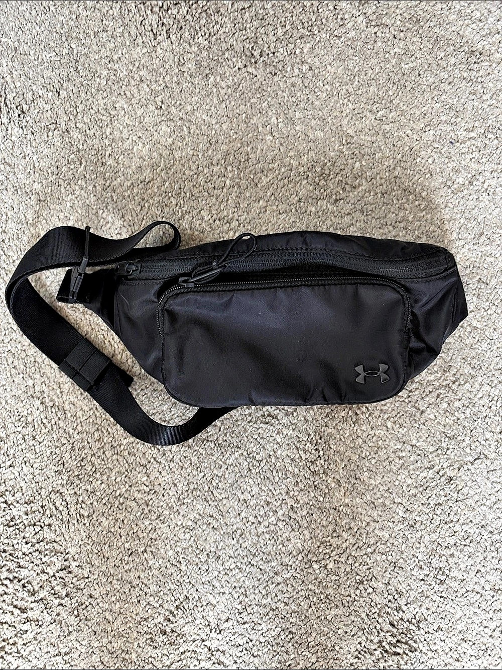 Under Armour UA Waist Bag Crossbody in Black